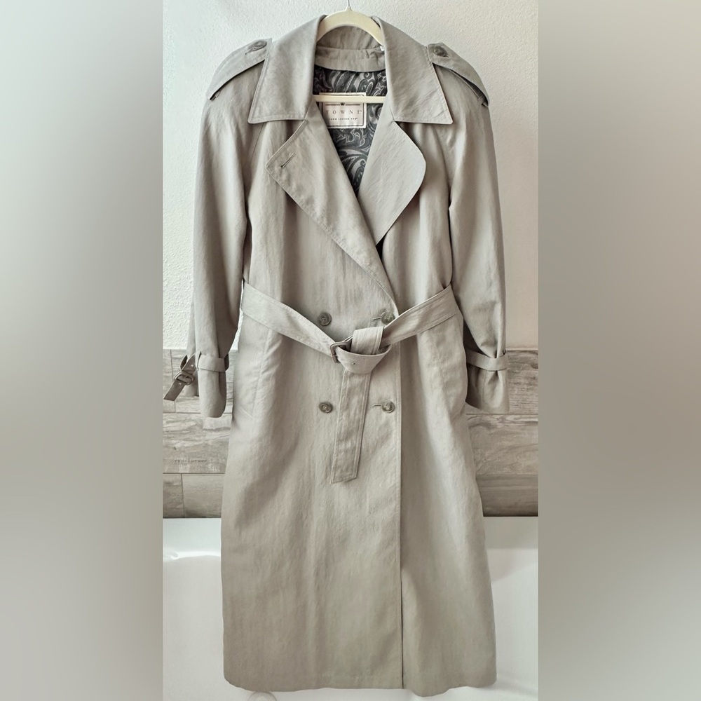 VTG Towne by London Fog Classic Beige Double-Breasted Trench Coat w Belt + Liner